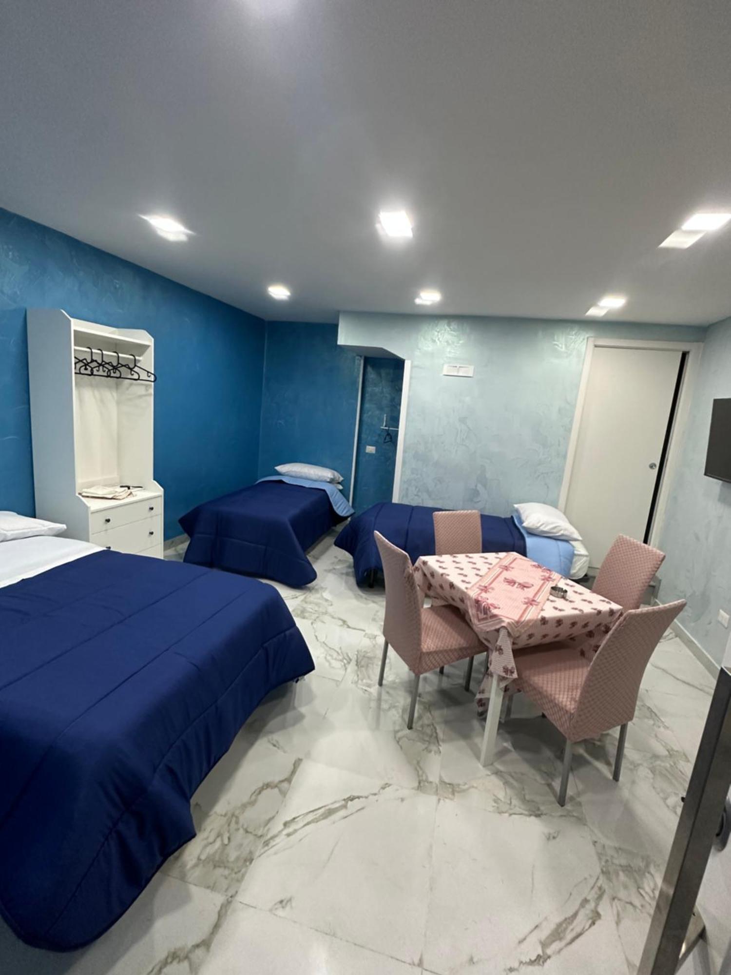 Blue House Appartement Napels Buitenkant foto